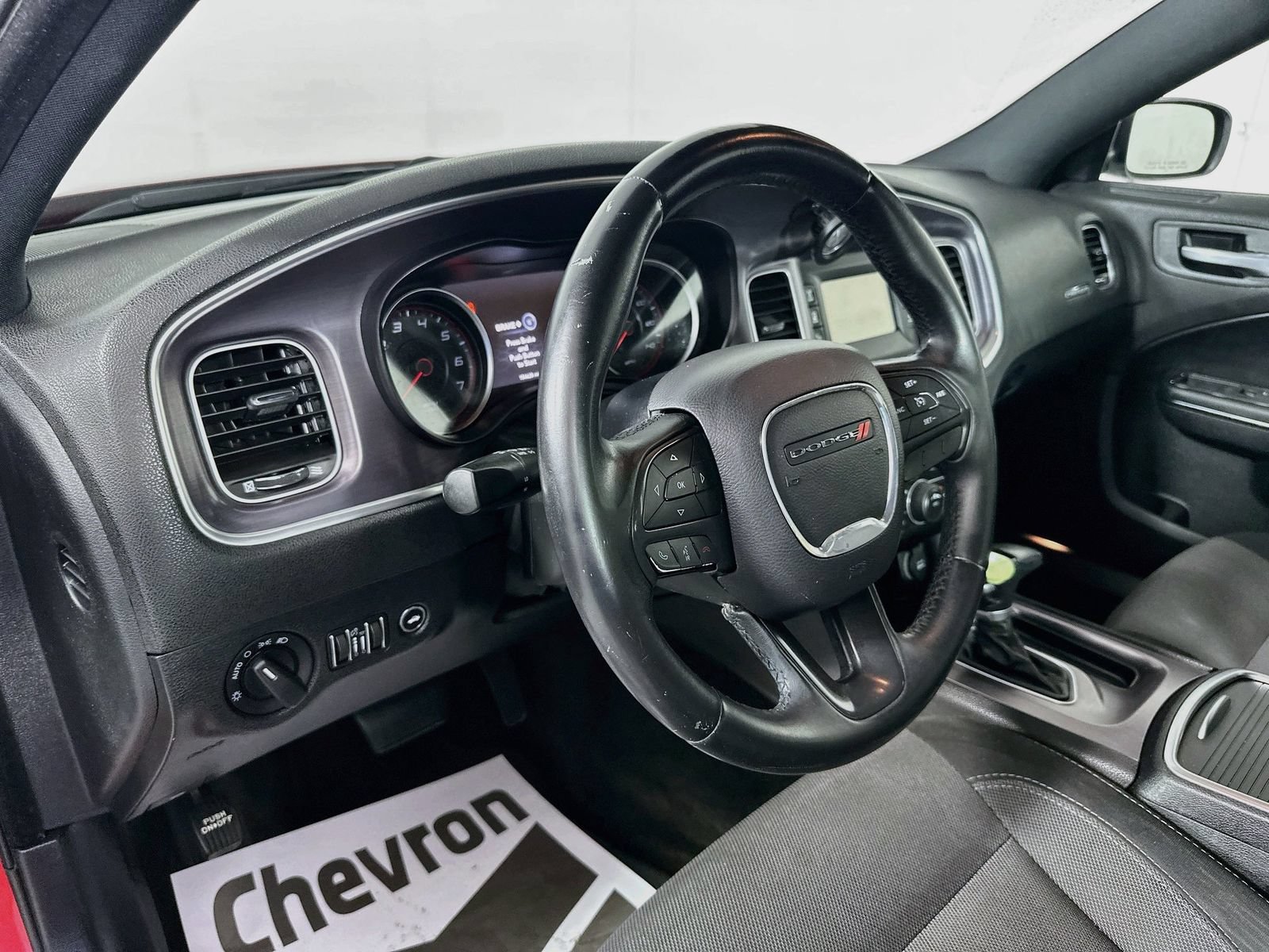 Used 2015 Dodge Charger SE w/ Power Sunroof Group RWD image 9