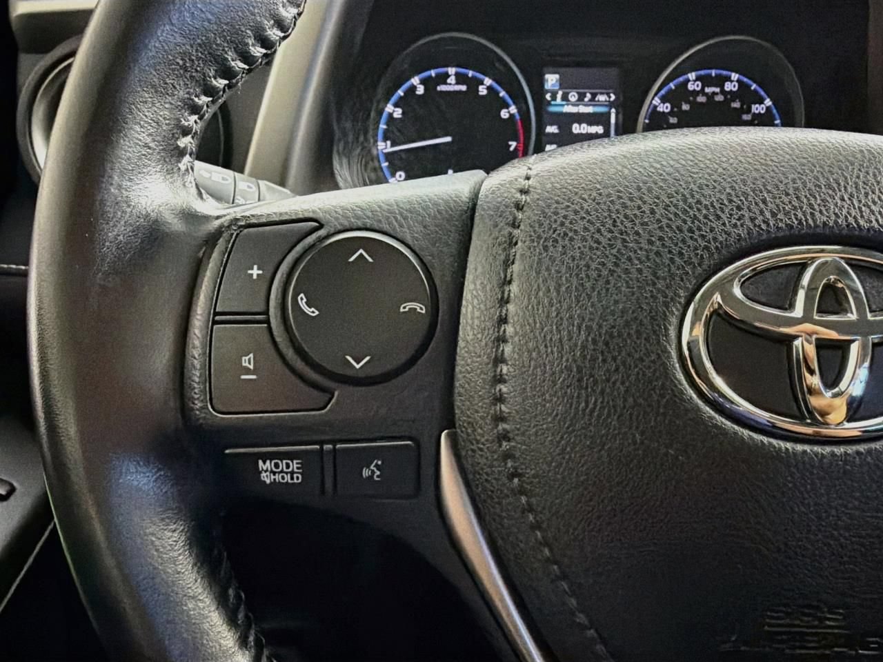 Used 2017 Toyota RAV4 XLE AWD/4WD image 46