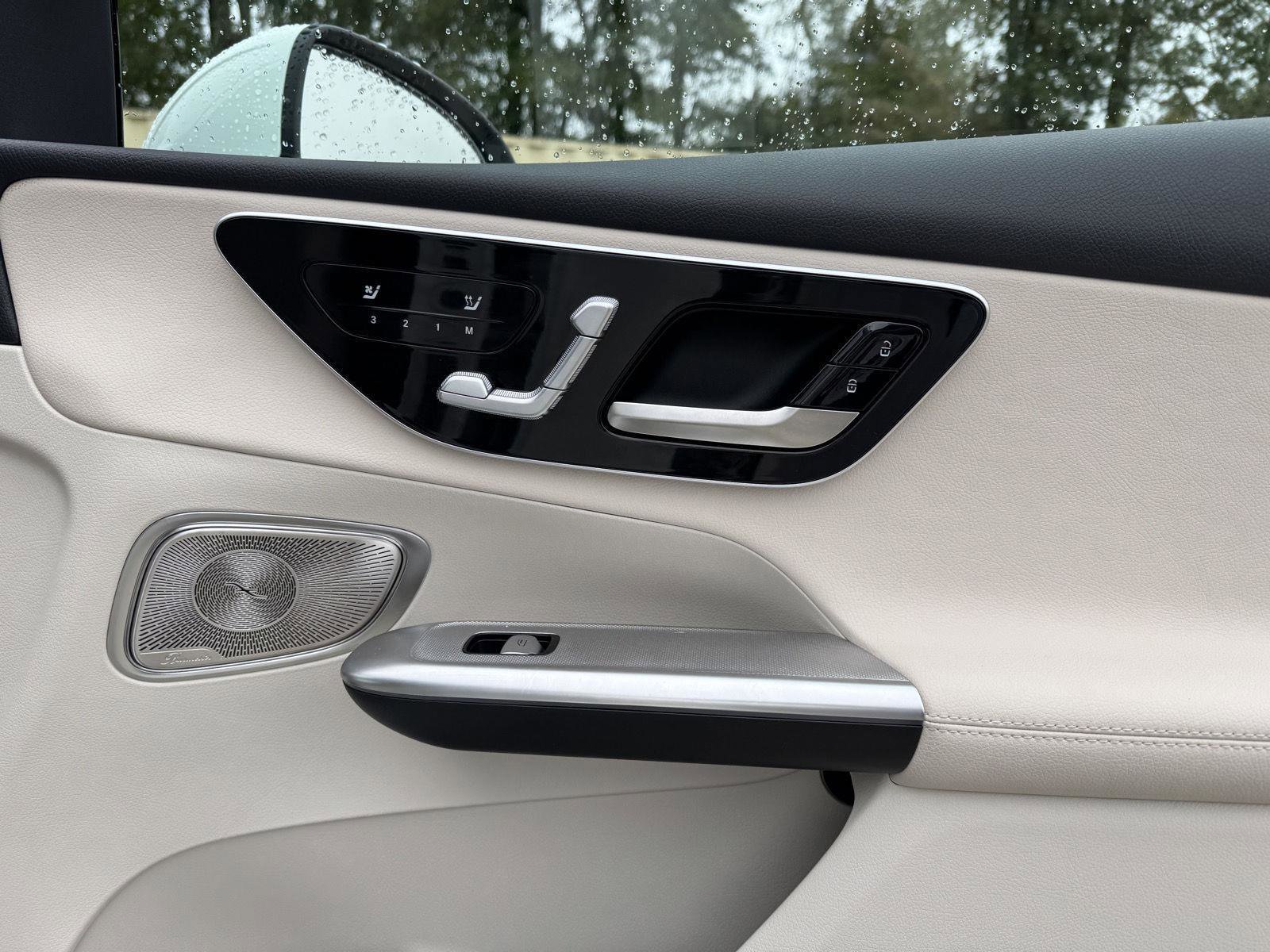 Certified 2025 Mercedes-Benz GLC 300 image 28