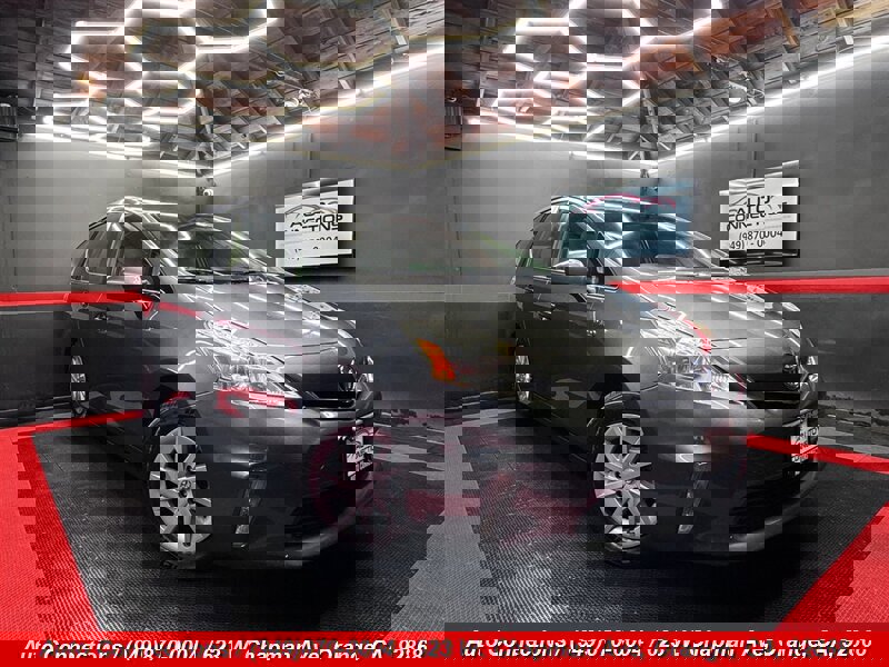 Used 2013 Toyota Prius V Two image 1