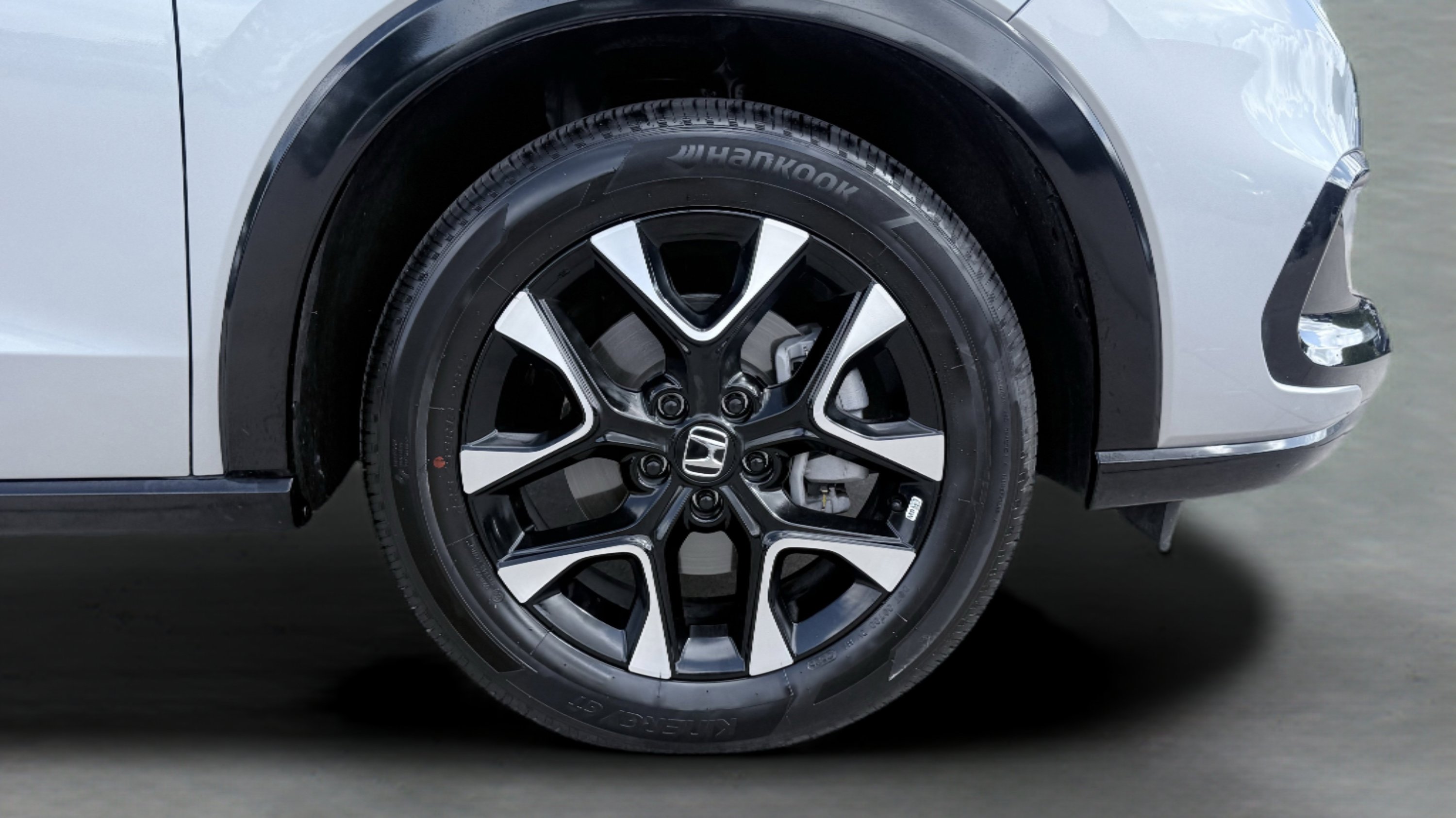 Used 2026 Honda HR-V EX-L image 14