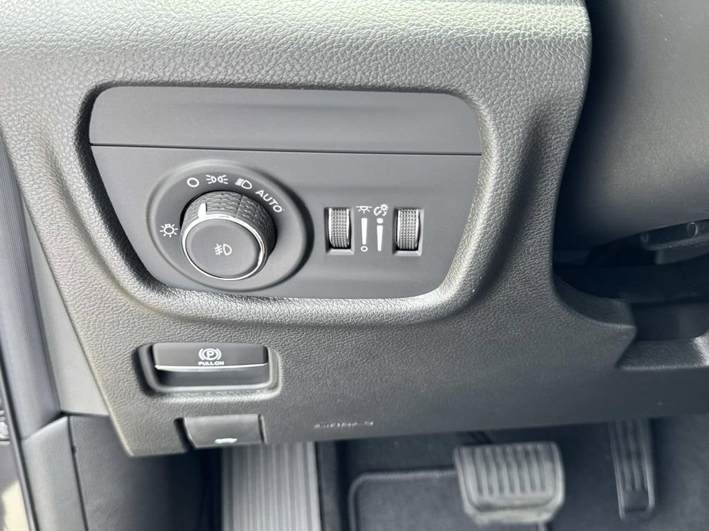 New 2026 Jeep Grand Cherokee L Limited RWD image 49