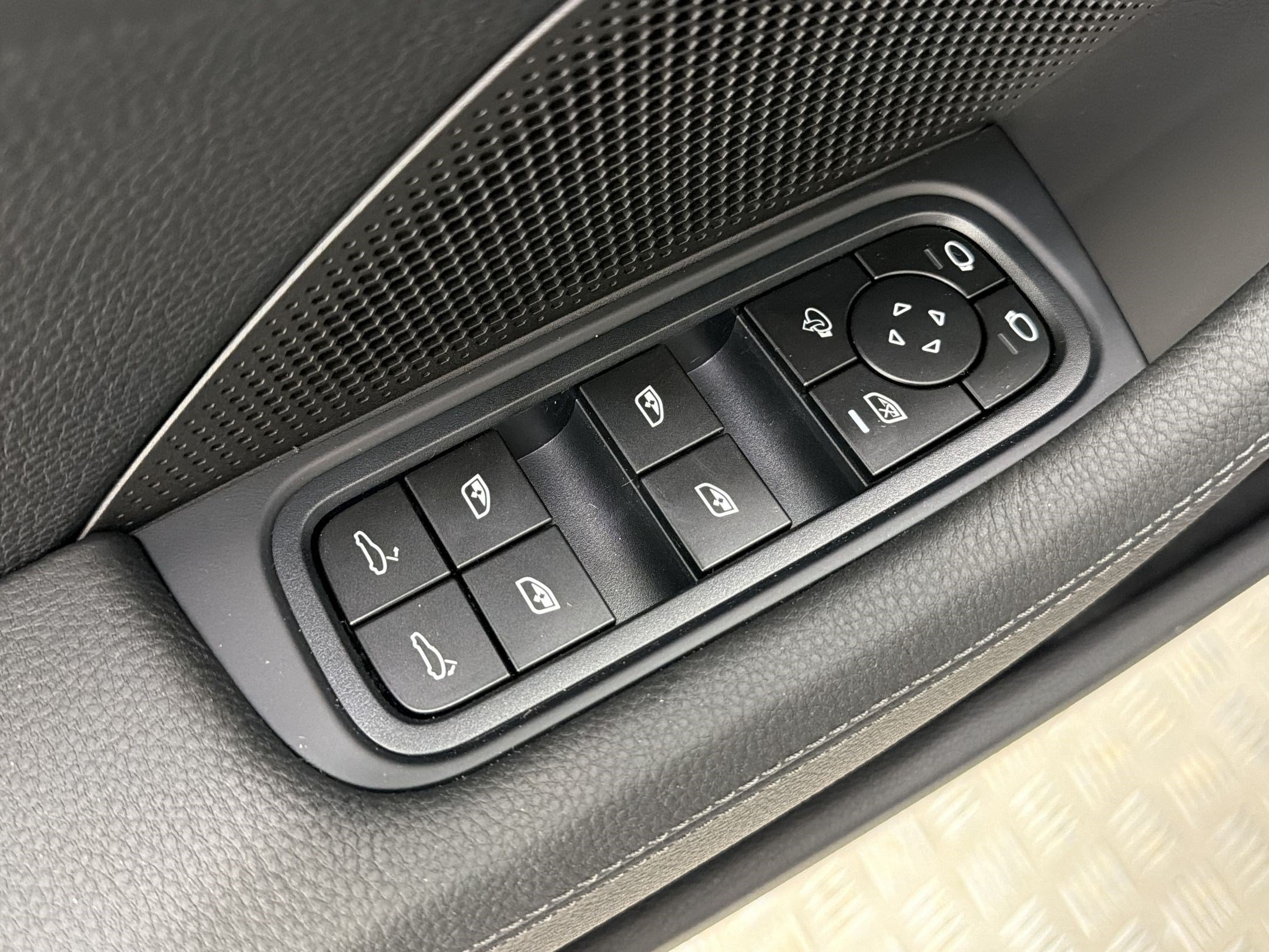 New 2026 Porsche Panamera 4 AWD/4WD image 27