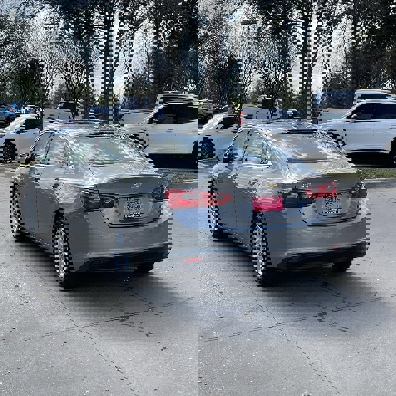 Used 2024 Chevrolet Malibu LT image 4