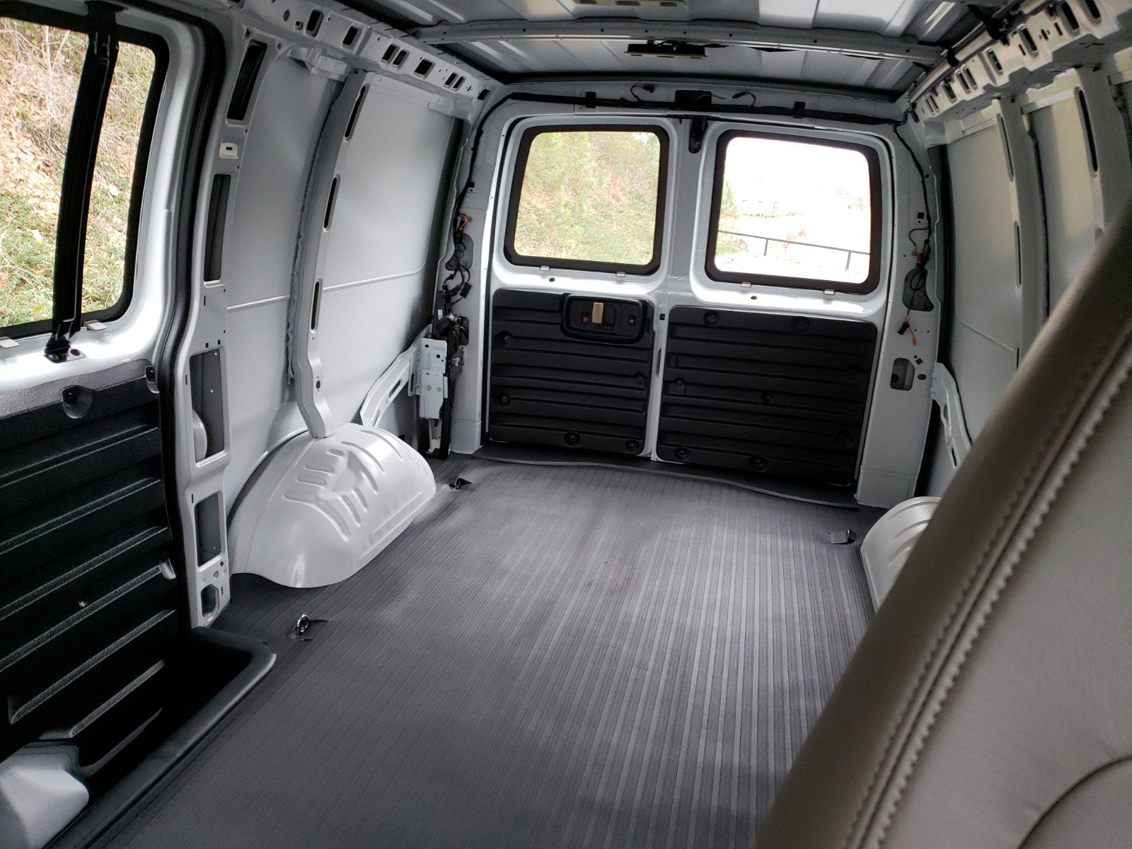 New 2023 Chevrolet Express 2500 w/ Driver Convenience Package image 16