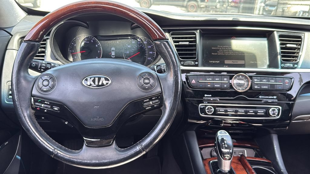 Used 2015 Kia K900 Luxury RWD image 29