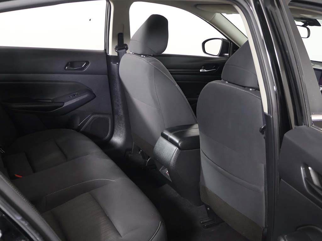 Used 2025 Nissan Altima 2.5 SV FWD image 24