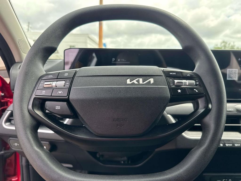 Certified 2025 Kia K4 LXS image 29