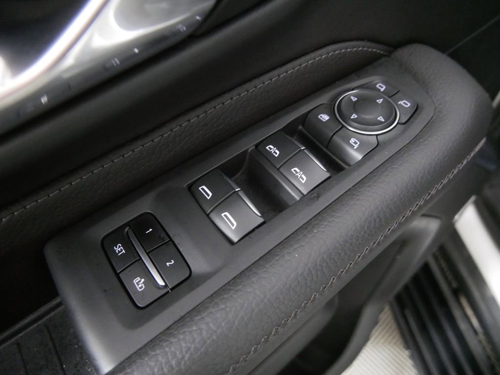 Used 2024 GMC Yukon XL Denali w/ Denali Reserve Package image 15