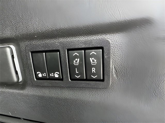 Used 2022 Chevrolet Suburban High Country image 24