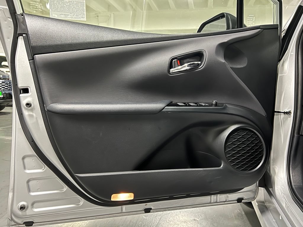 Certified 2022 Toyota Prius LE FWD image 35