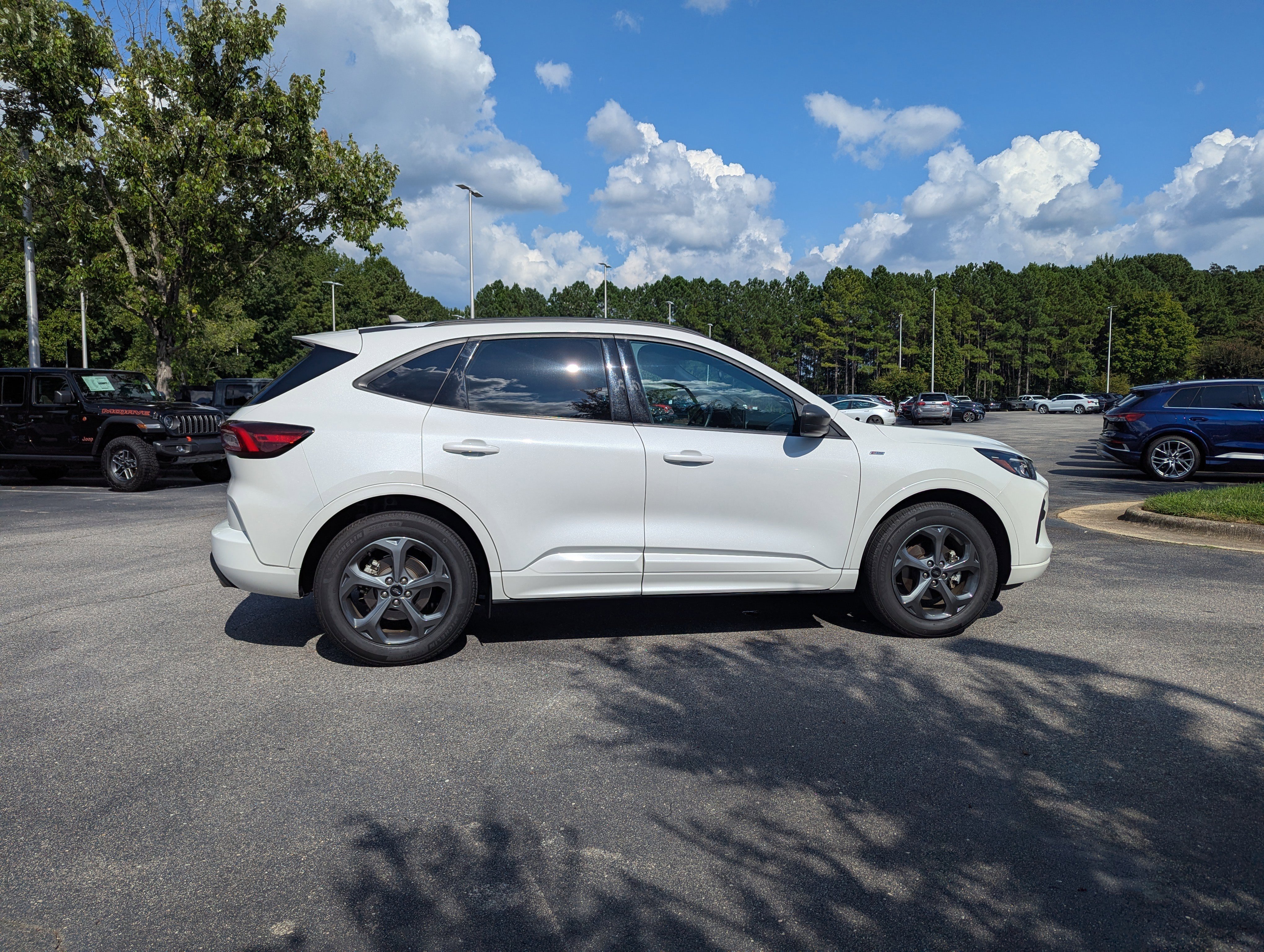 Used 2024 Ford Escape ST-Line image 4
