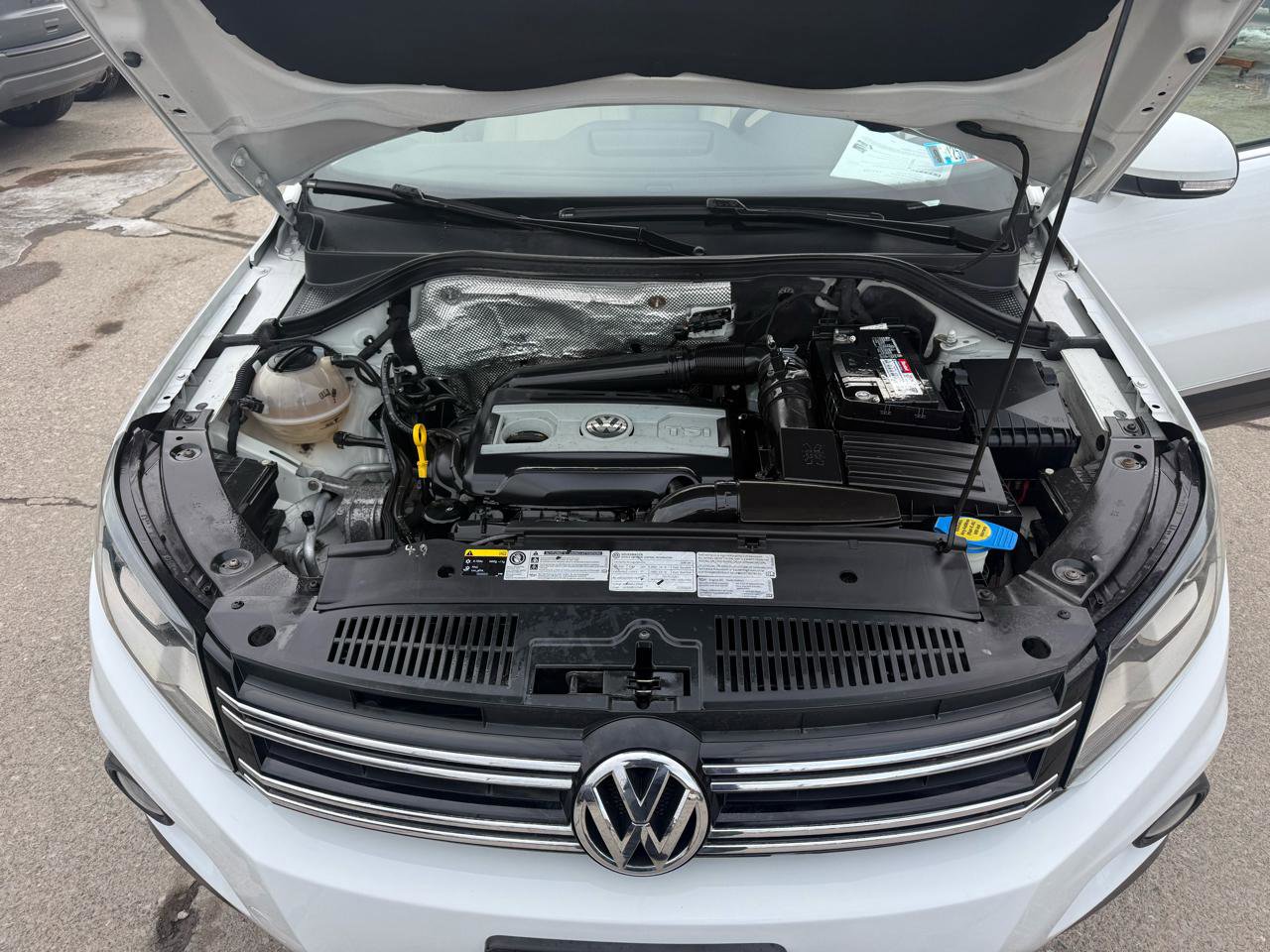 Used 2016 Volkswagen Tiguan SE image 57