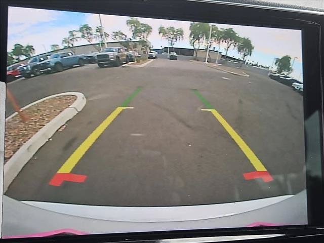 Used 2021 Chrysler Pacifica Touring FWD image 18