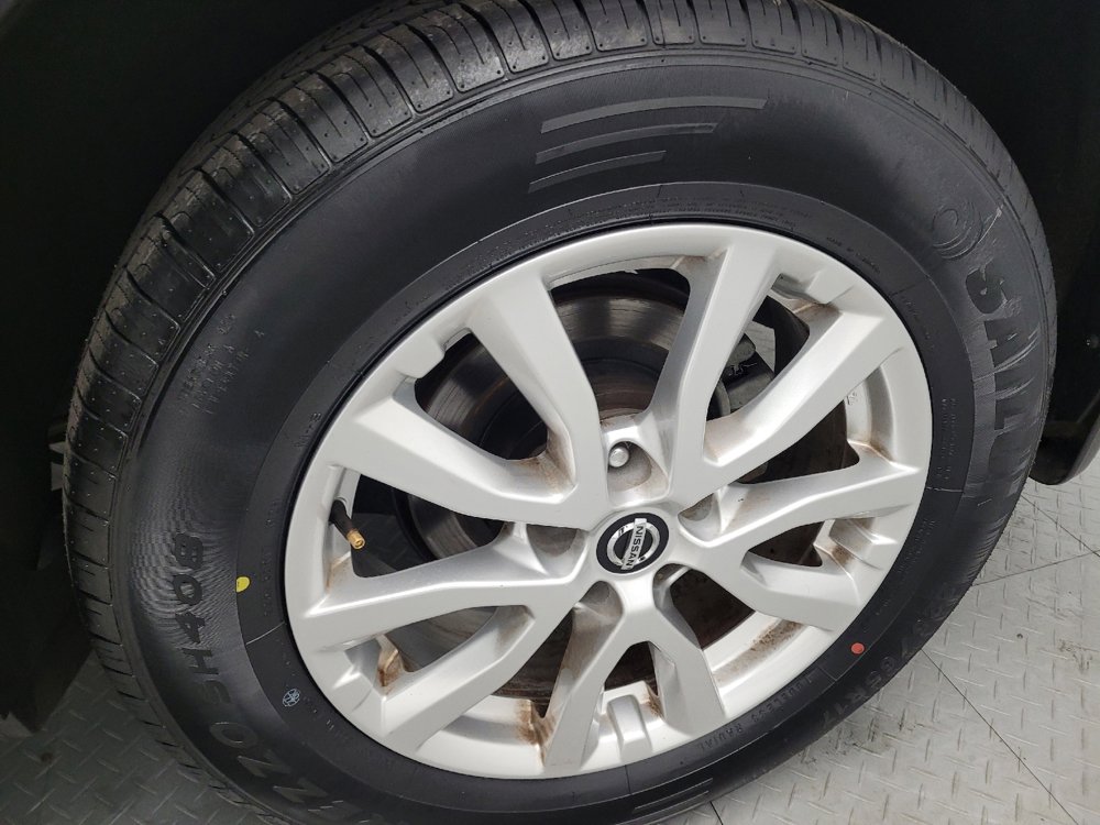 Used 2019 Nissan Rogue SV image 31