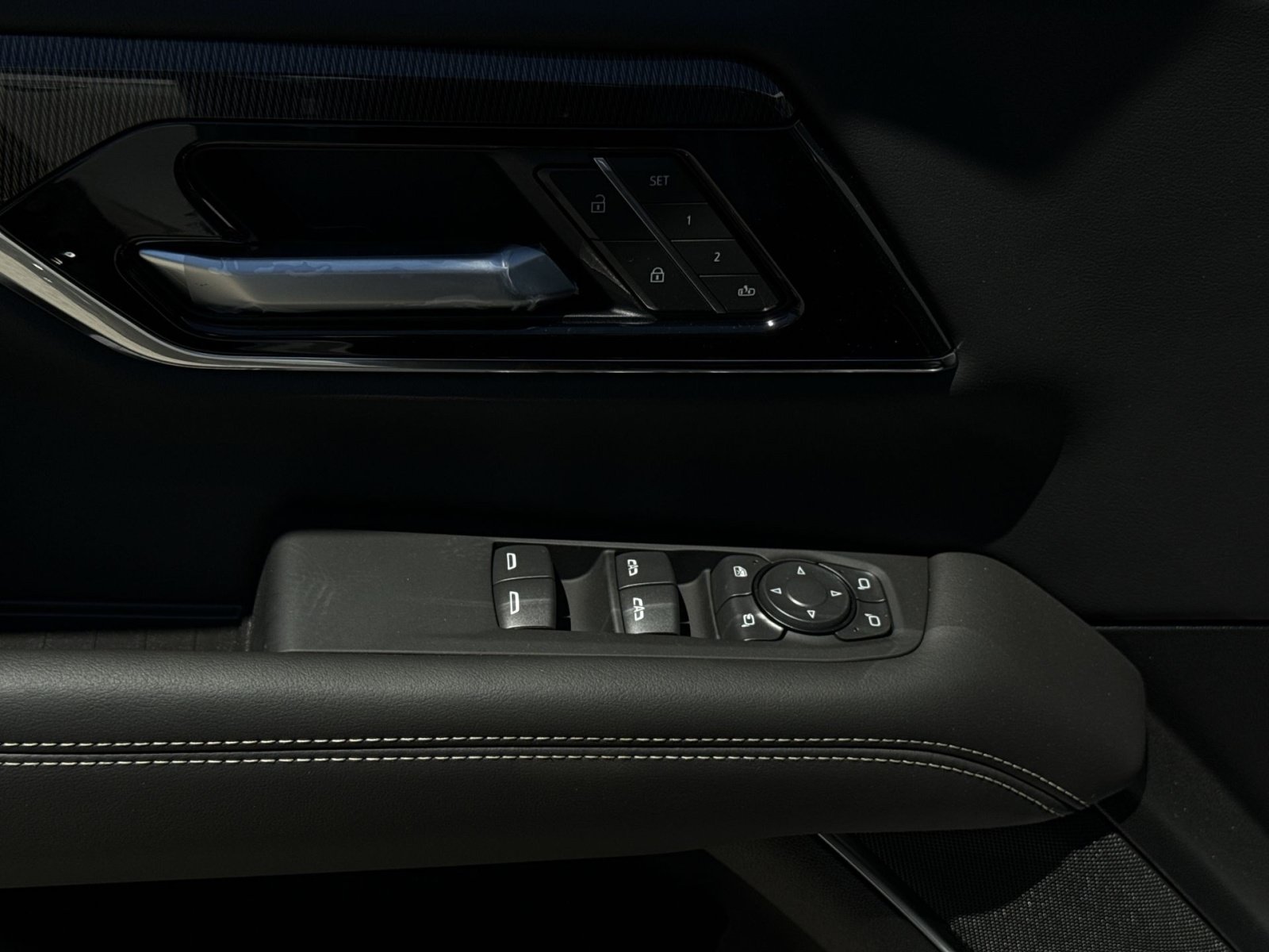 New 2026 GMC Yukon Elevation AWD/4WD image 15