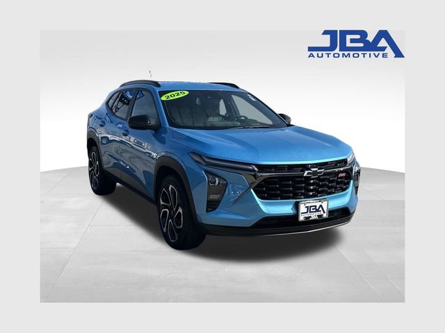 Used 2025 Chevrolet Trax RS image 1