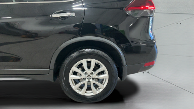 Used 2020 Nissan Rogue SV AWD/4WD image 27