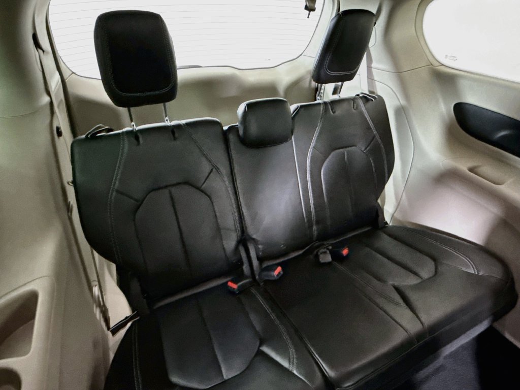 Used 2021 Chrysler Voyager Lxi FWD image 25