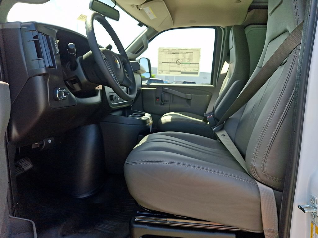 New 2026 Chevrolet Express 2500 w/ Driver Convenience Package RWD image 9