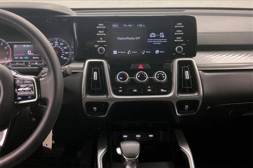 Used 2022 Kia Sorento LX image 5