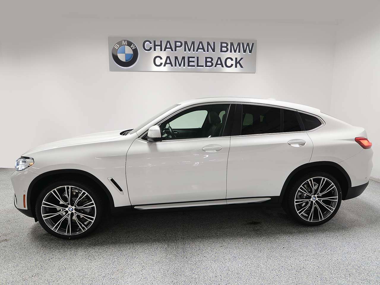 Certified 2023 BMW X4 xDrive30i w/ Premium Package image 3