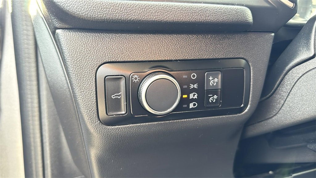 Used 2022 Ford Escape SE w/ SE Sport Appearance Package image 13