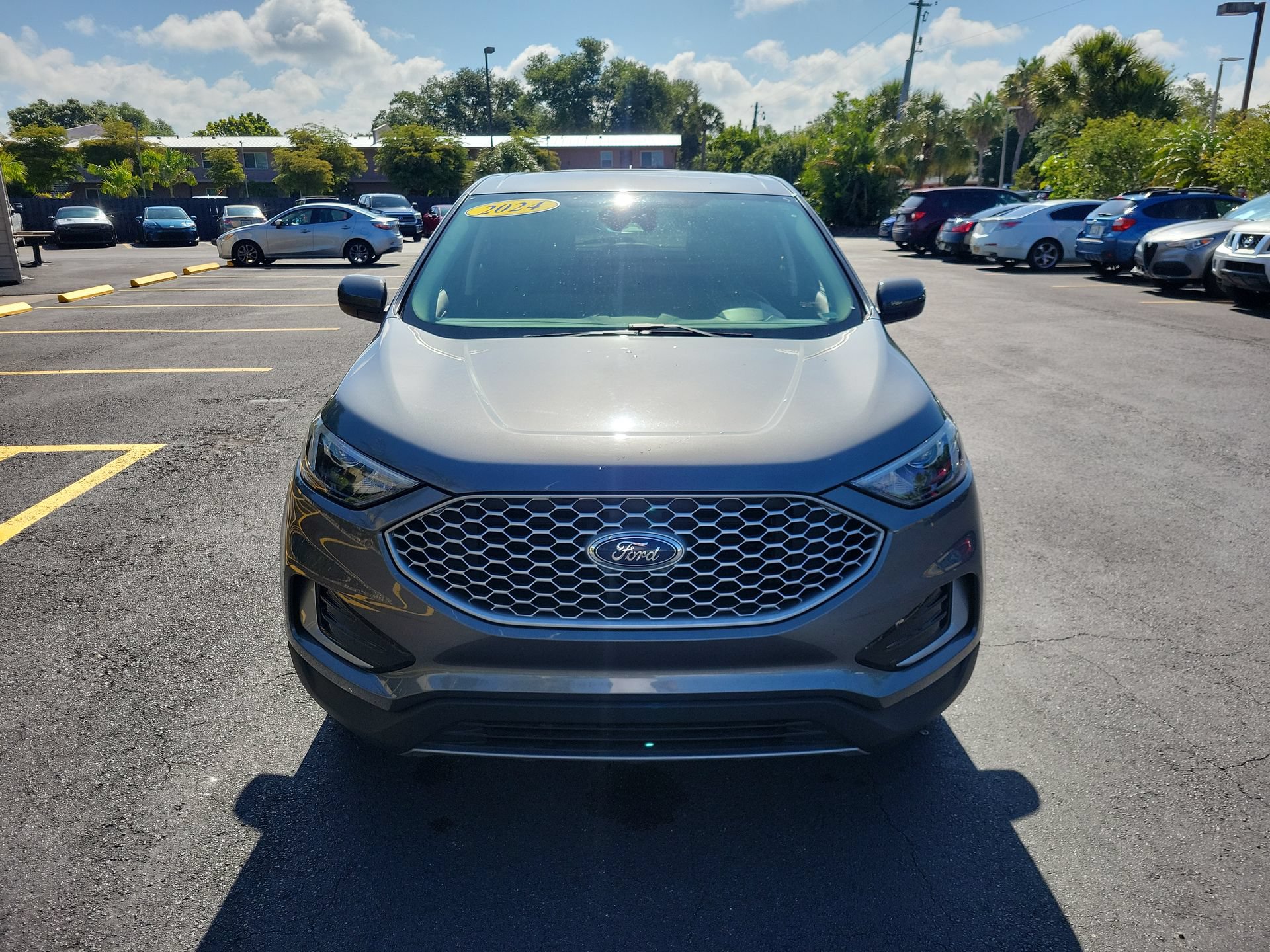 Used 2024 Ford Edge SEL AWD/4WD image 2