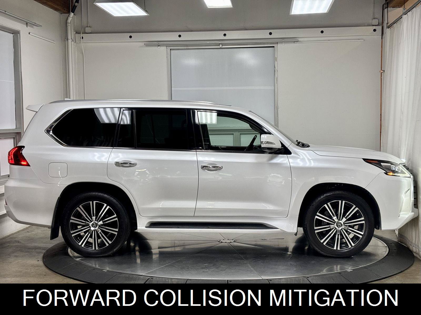 Used 2018 Lexus LX 570 4WD w/ Luxury Package image 9