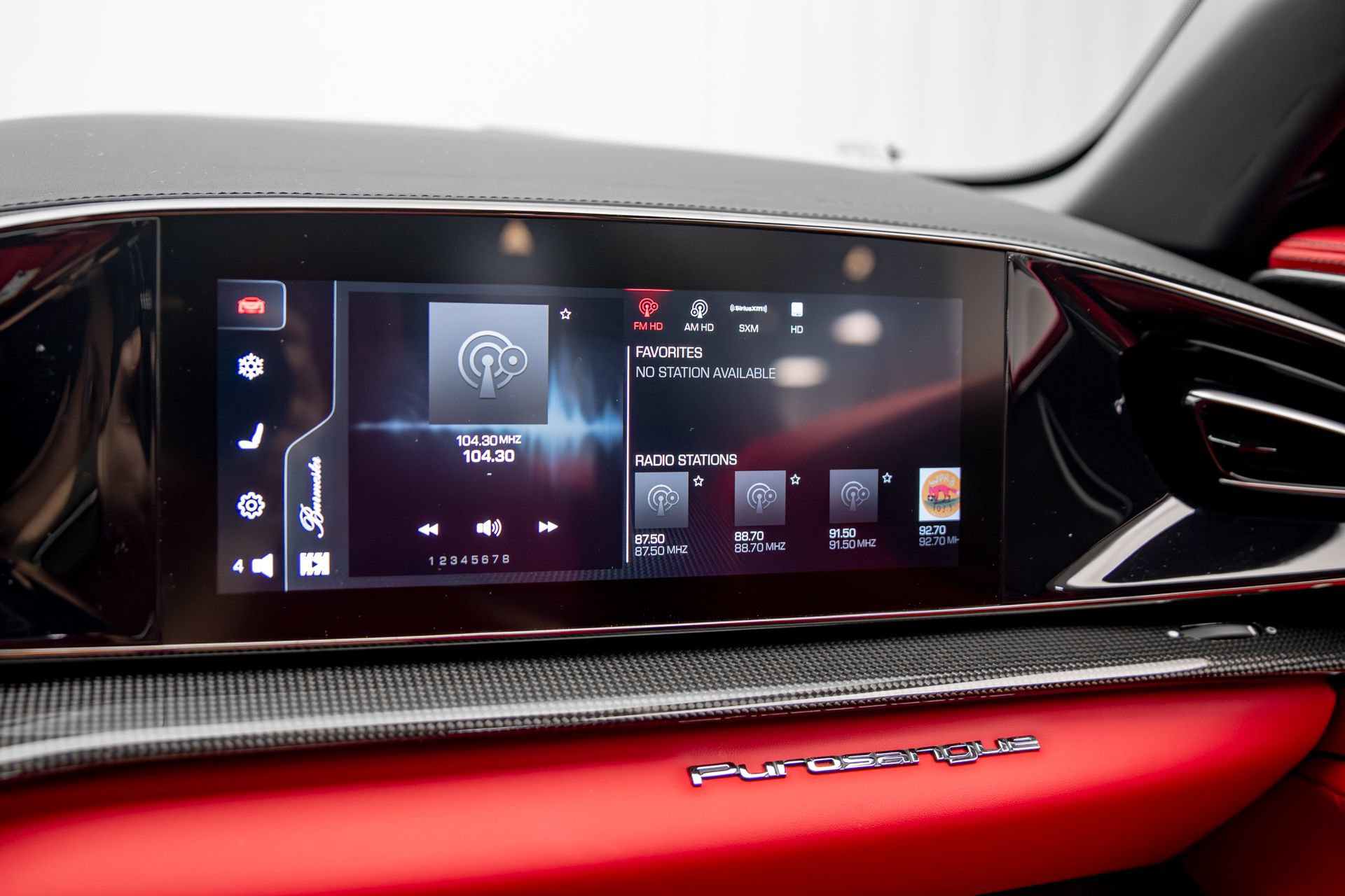Used 2025 Ferrari Purosangue AWD/4WD image 26