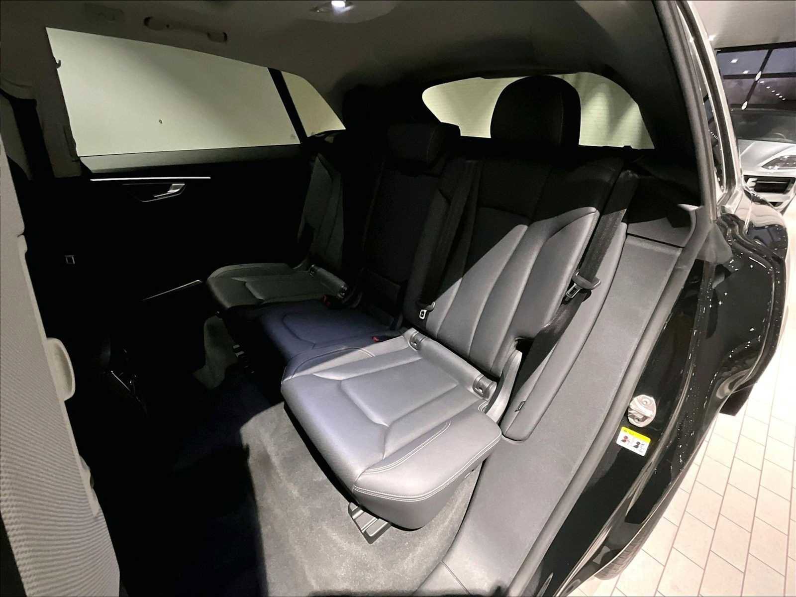 Used 2022 Audi Q8 Premium Plus w/ Premium Plus Package image 31