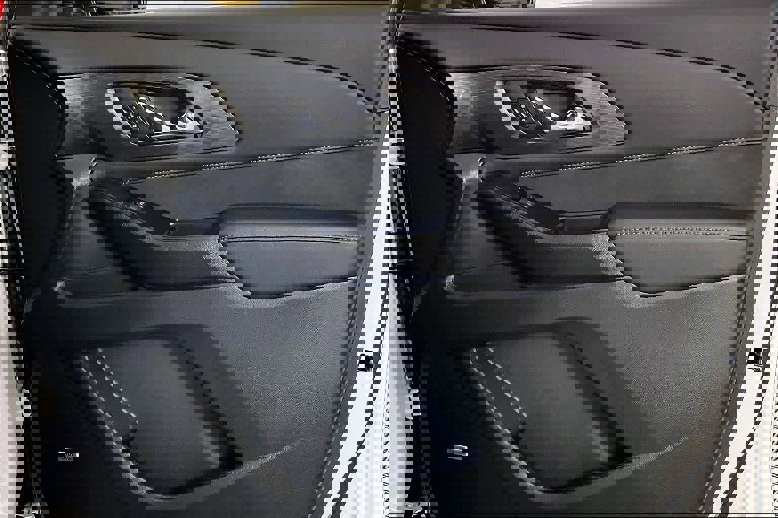 Certified 2023 Chevrolet Traverse High Country image 21