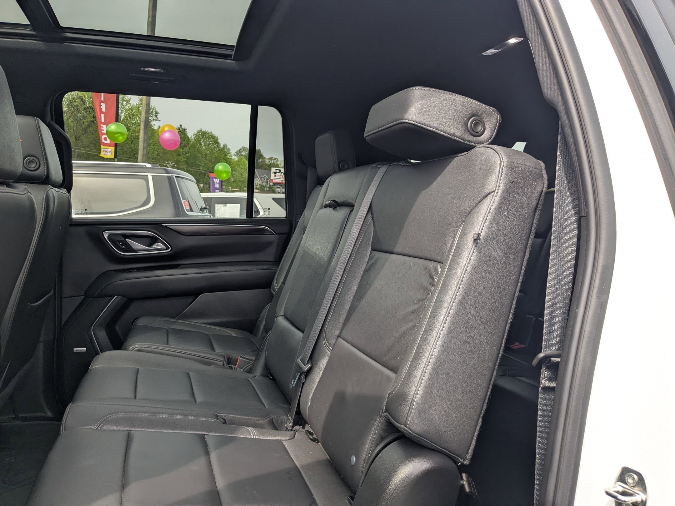 Used 2024 Chevrolet Suburban Z71 w/ Luxury Package AWD/4WD image 25