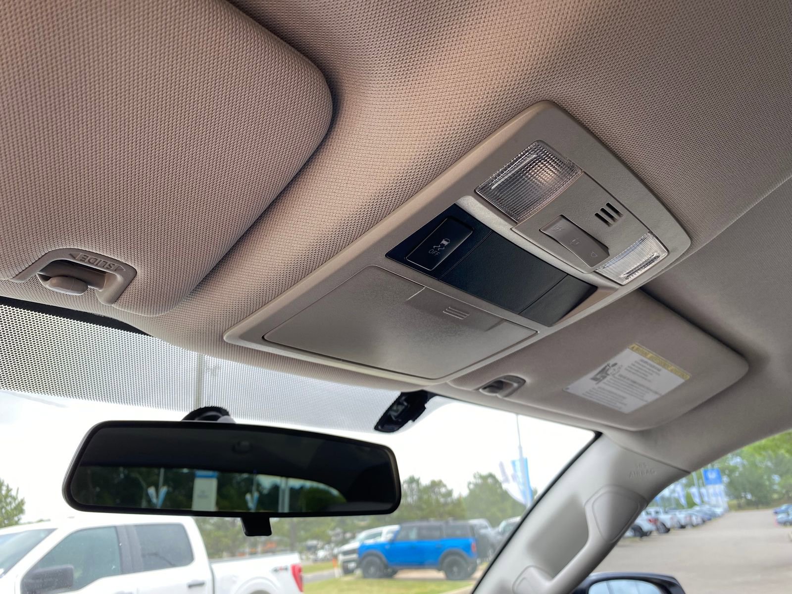 Used 2017 Toyota Tacoma SR image 30