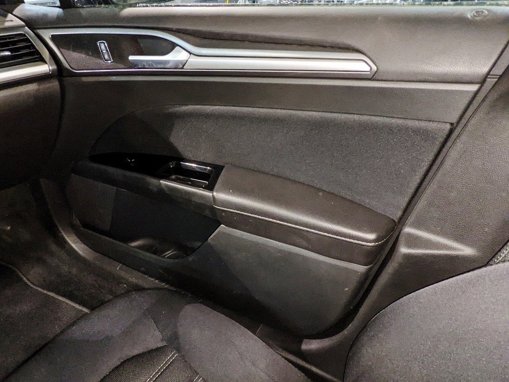 Used 2014 Ford Fusion SE image 35