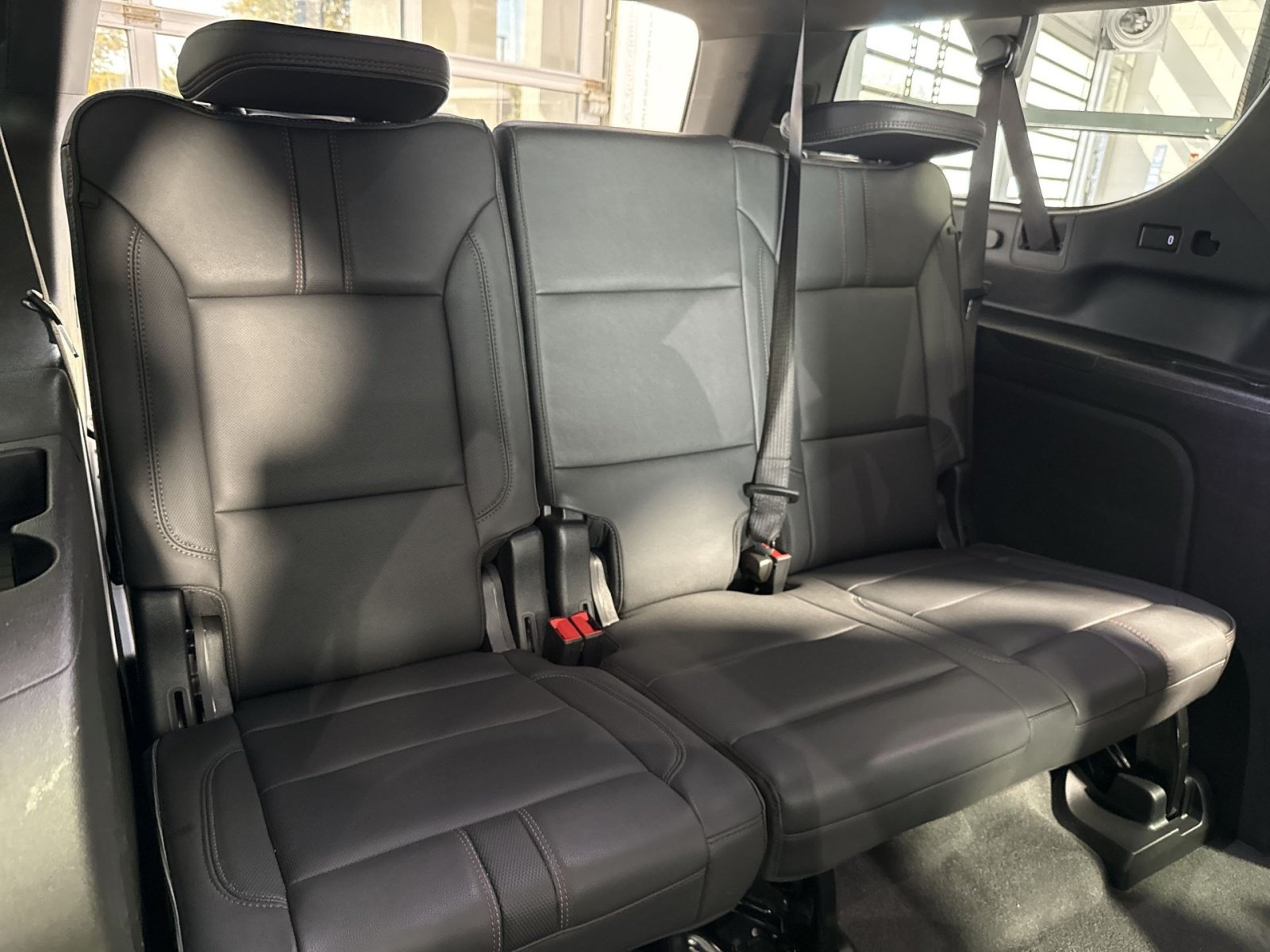 Used 2024 Chevrolet Suburban RST w/ Luxury Package AWD/4WD image 27