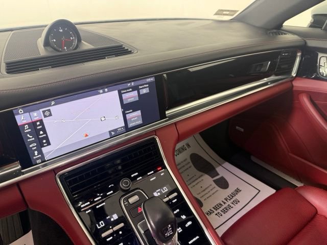 Used 2020 Porsche Panamera RWD image 35