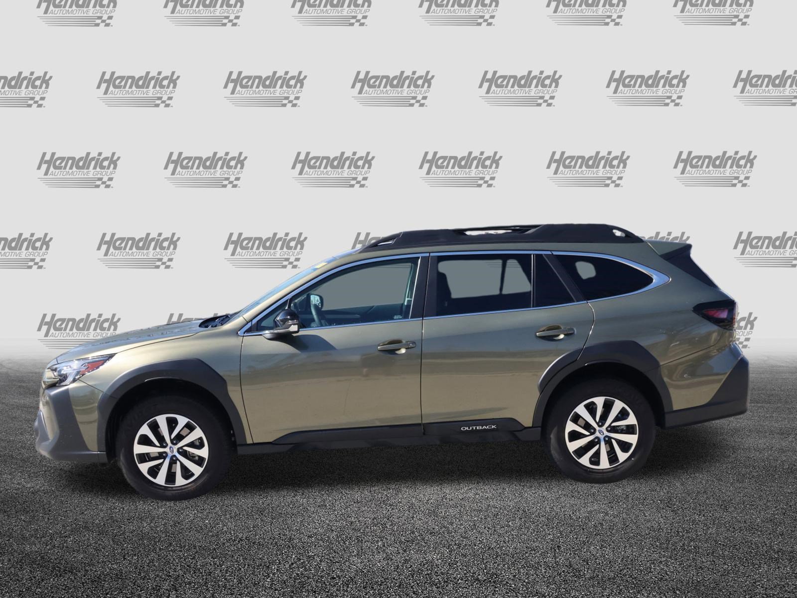 Used 2025 Subaru Outback Premium image 6