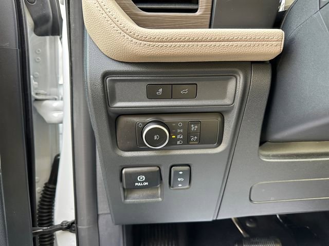 Used 2024 Ford Expedition Limited image 22