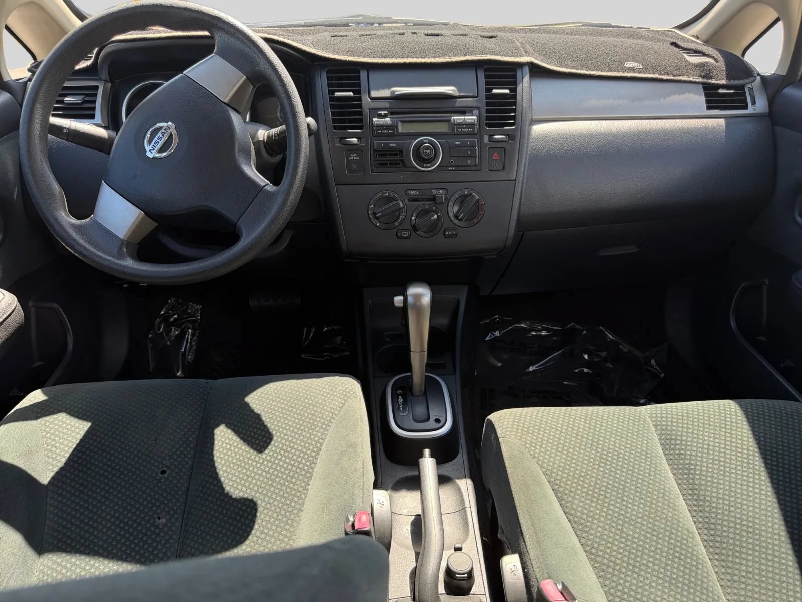 Used 2011 Nissan Versa 1.8 S FWD image 14