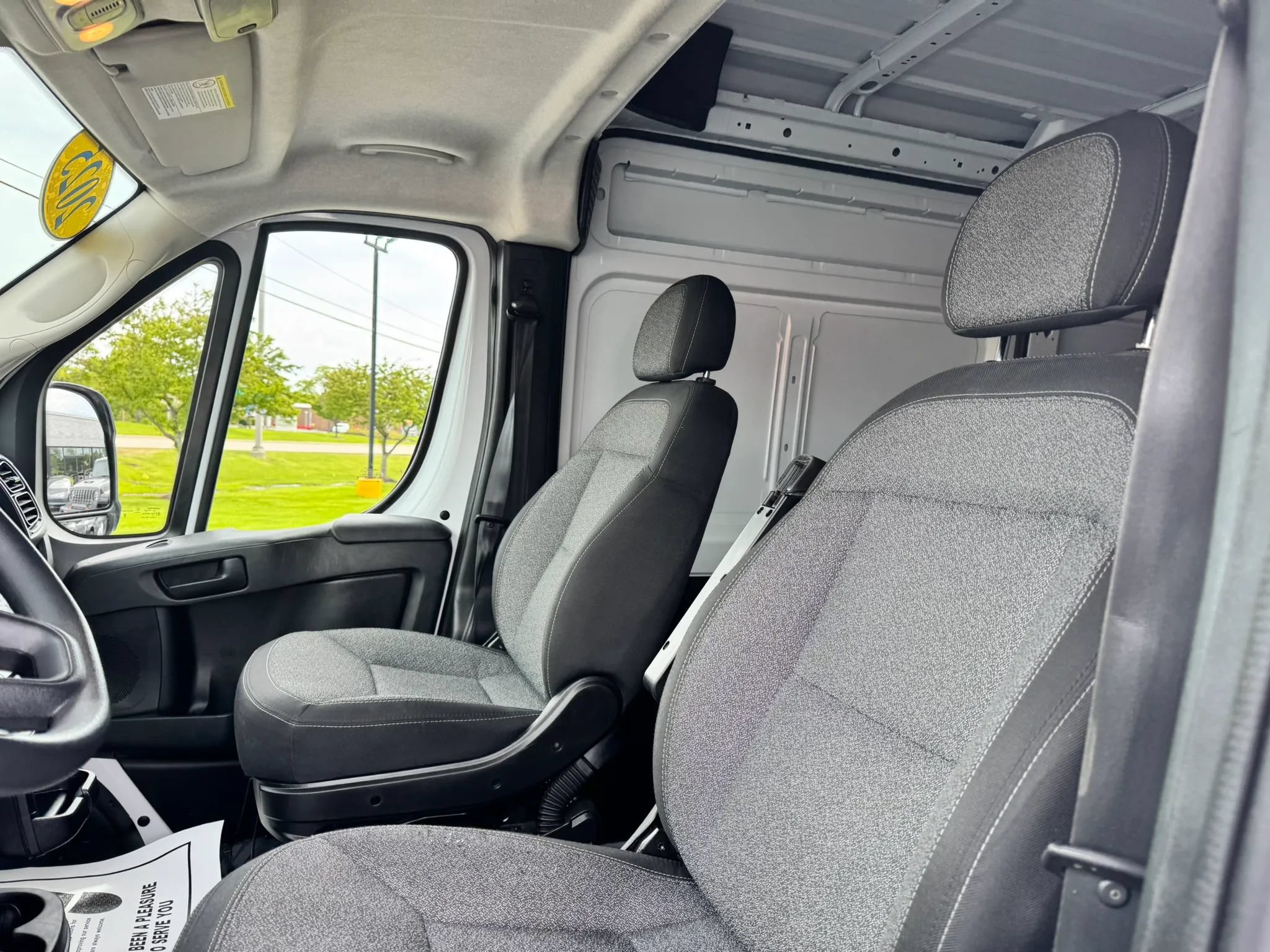 Used 2025 RAM ProMaster 2500 w/ Convenience Group FWD image 10