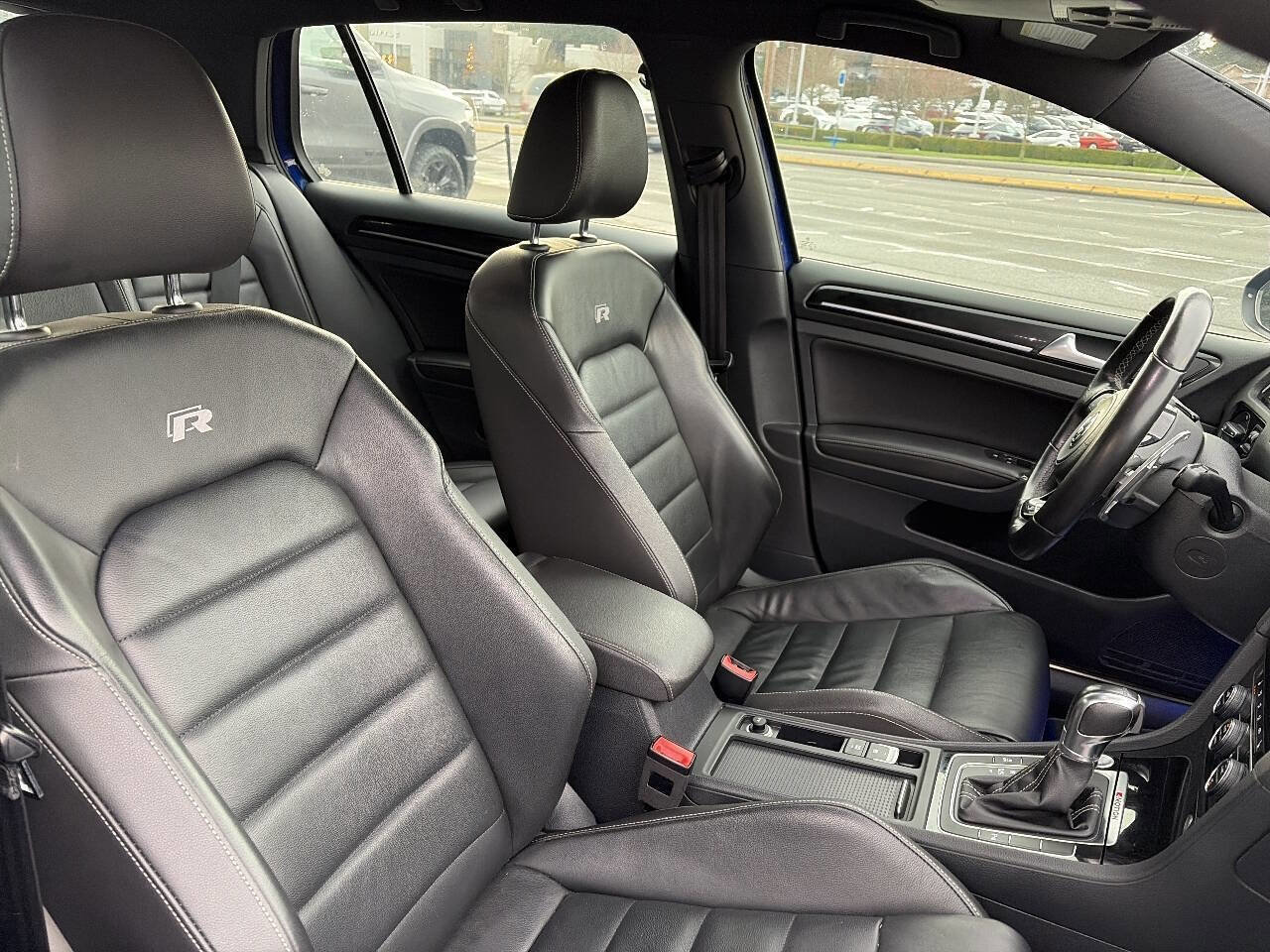 Used 2017 Volkswagen Golf R 4-Door image 19