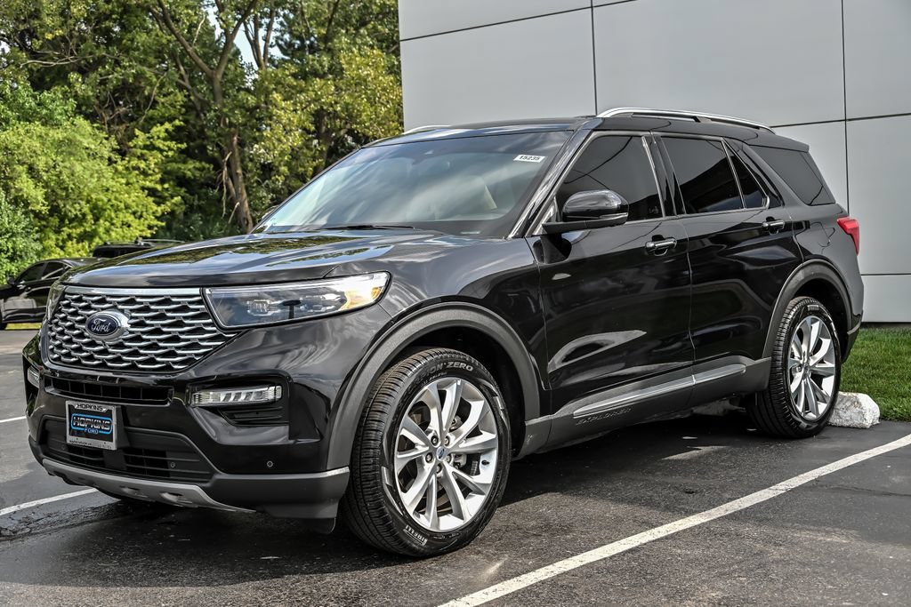 Certified 2023 Ford Explorer Platinum w/ Technology Package AWD/4WD image 5