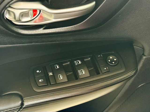 Used 2014 Jeep Cherokee Limited image 18