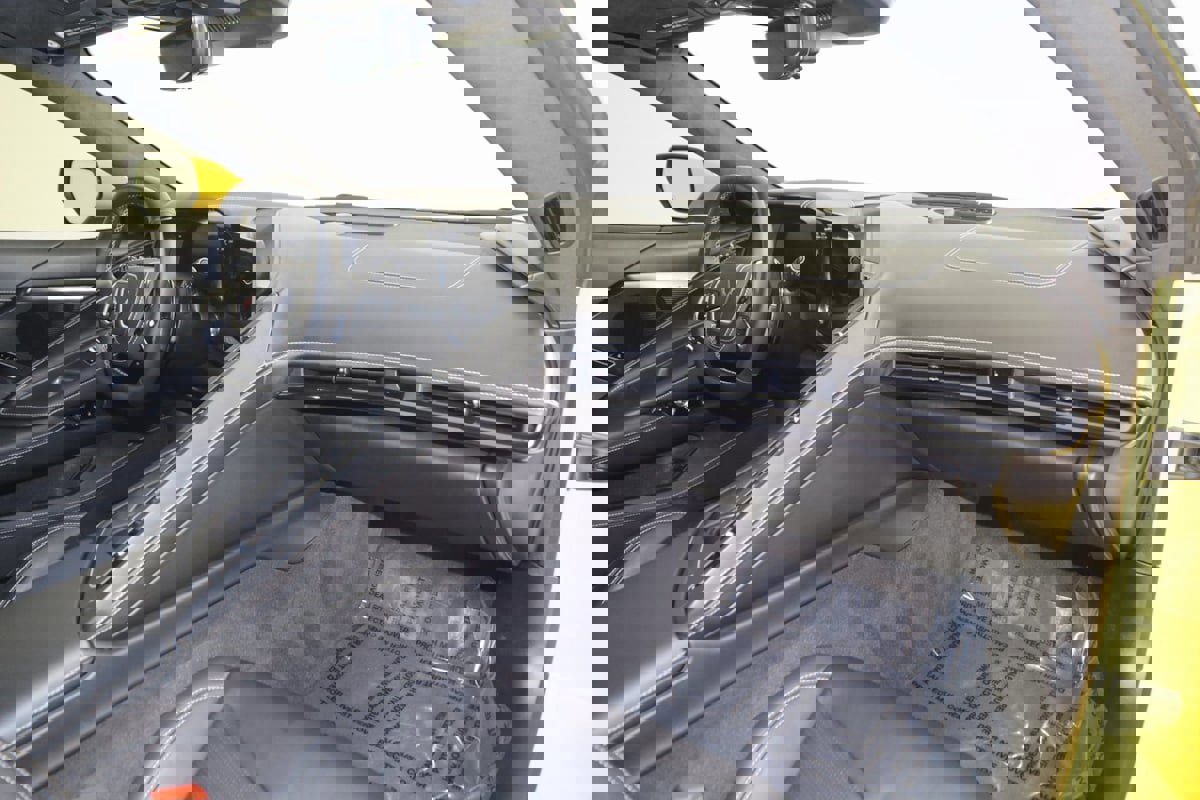 Used 2025 Chevrolet Corvette Stingray Premium Cpe w/ Stealth Interior Trim Package image 67