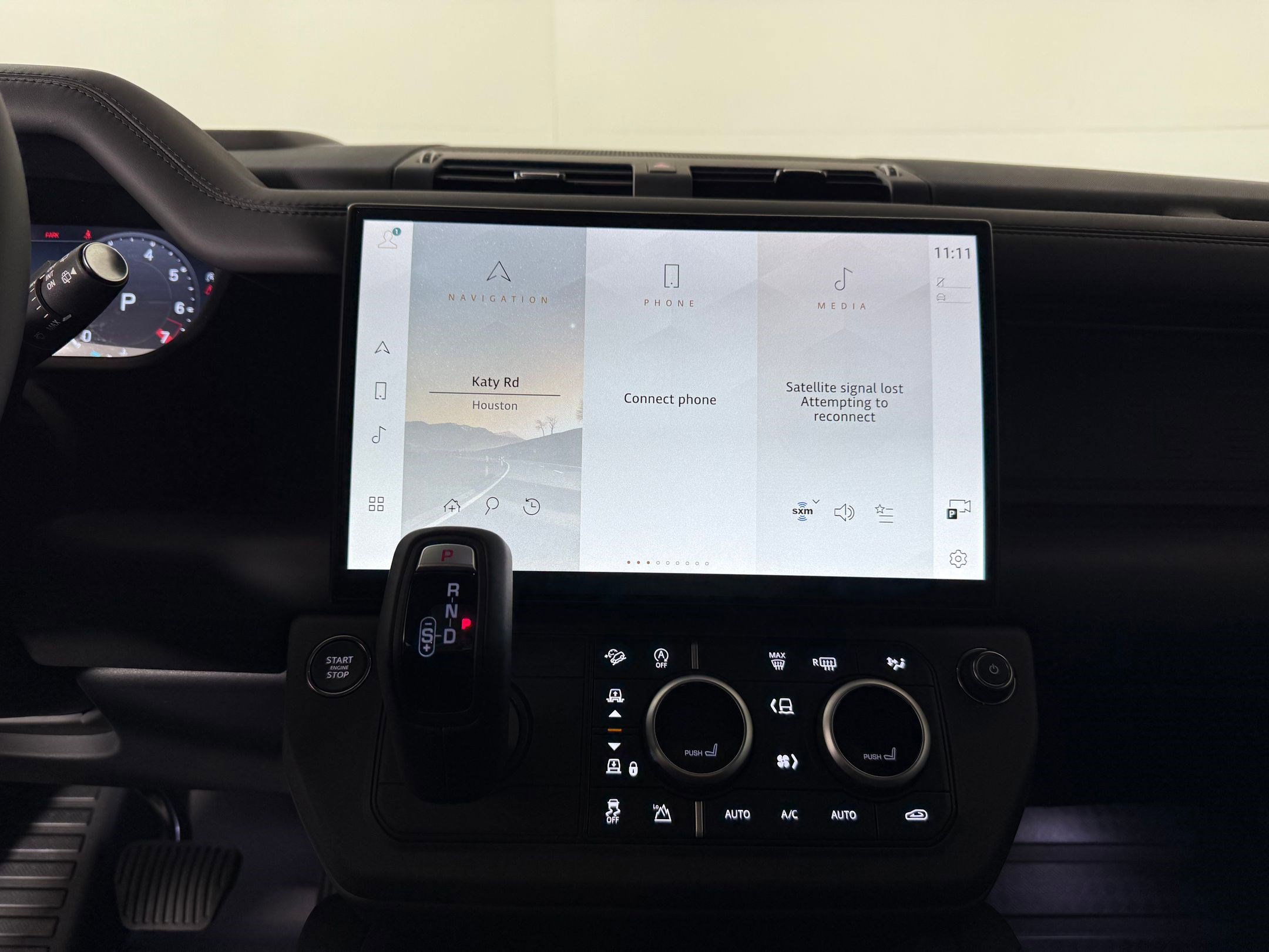 New 2026 Land Rover Defender 130 X-Dynamic SE image 23