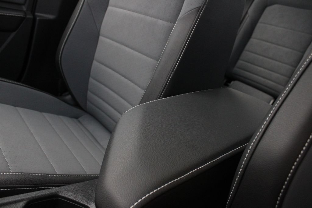 New 2027 Volkswagen Jetta SE FWD image 19