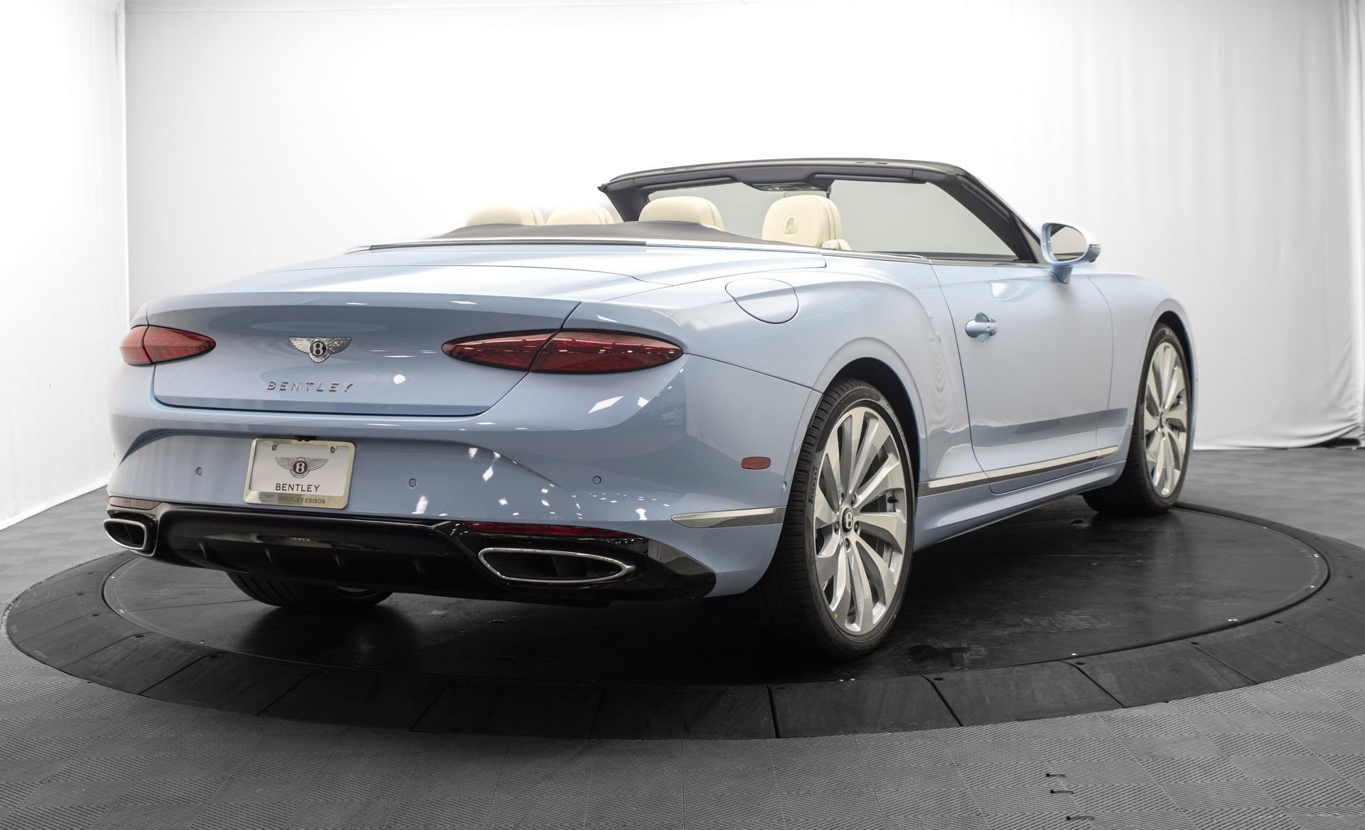 New 2026 Bentley Continental GTC AWD/4WD image 3