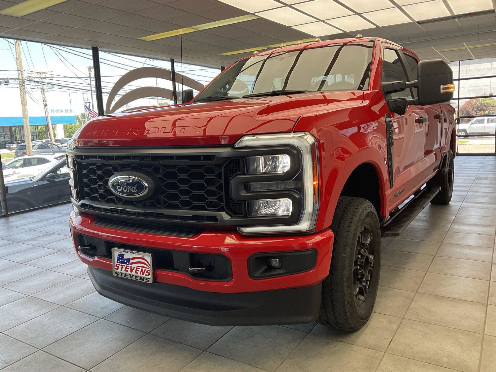 Used 2023 Ford F250 XL w/ STX Appearance Package AWD/4WD image 3