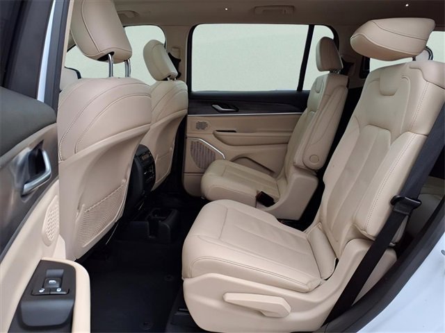 Used 2021 Jeep Grand Cherokee L Limited image 24